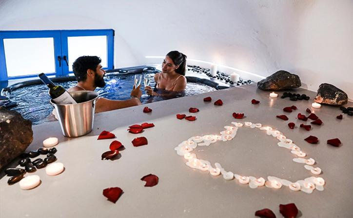 Rafael' S Mediteranian Cave Suites 菲罗斯特法尼 外观 照片